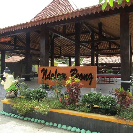 Penginapan Wardi Syariah Borobudur by Ndalem Beong Magelang Bagian luar foto